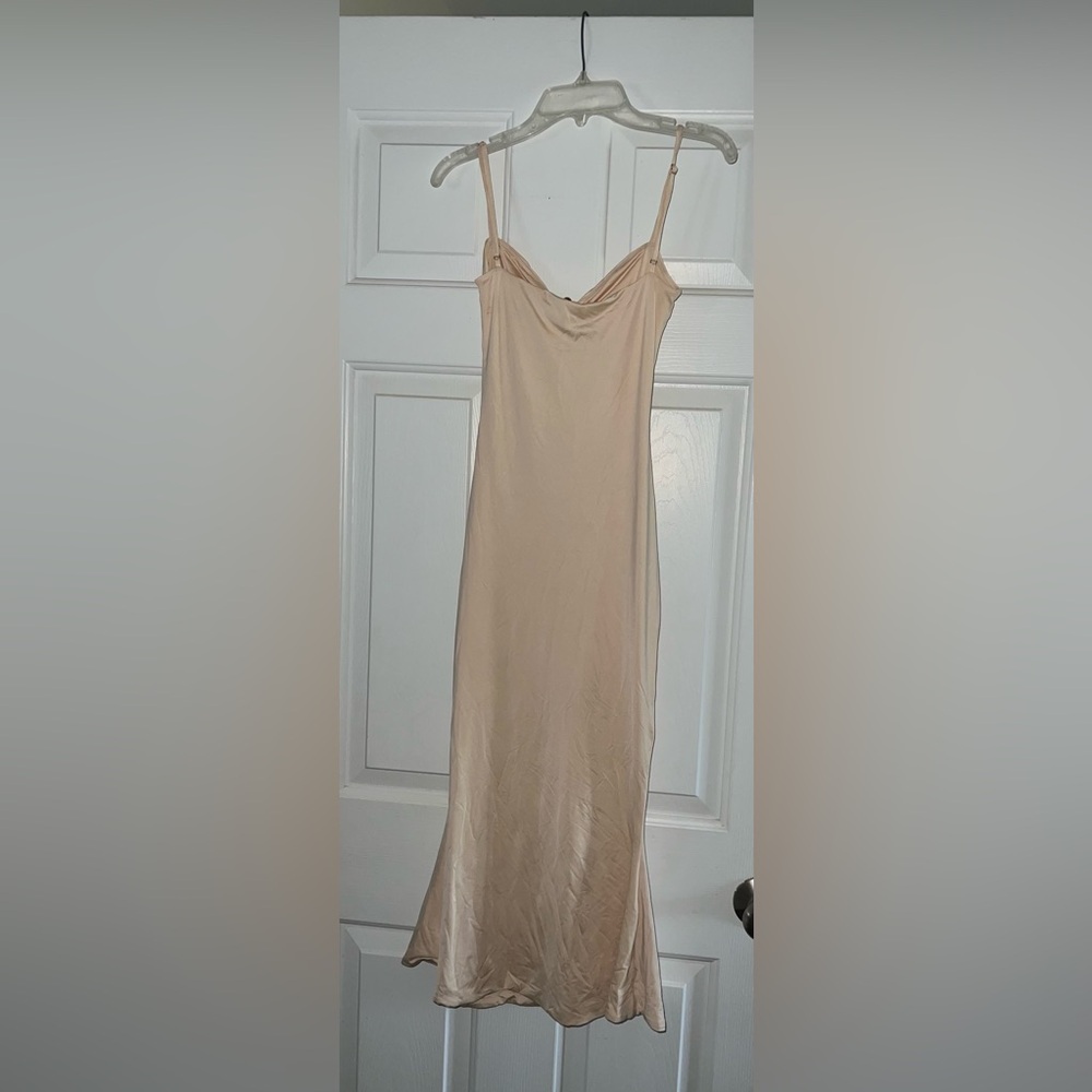 Oh Polly Julane Slinky Jersey Ruched Cut-Out Midaxi Dress in Buttercream Size 4 - Picture 10 of 15